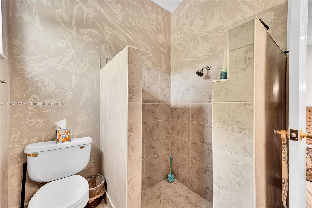 Activo con contrato: $549,900 (3 camas, 2 baños, 1453 Pies cuadrados)