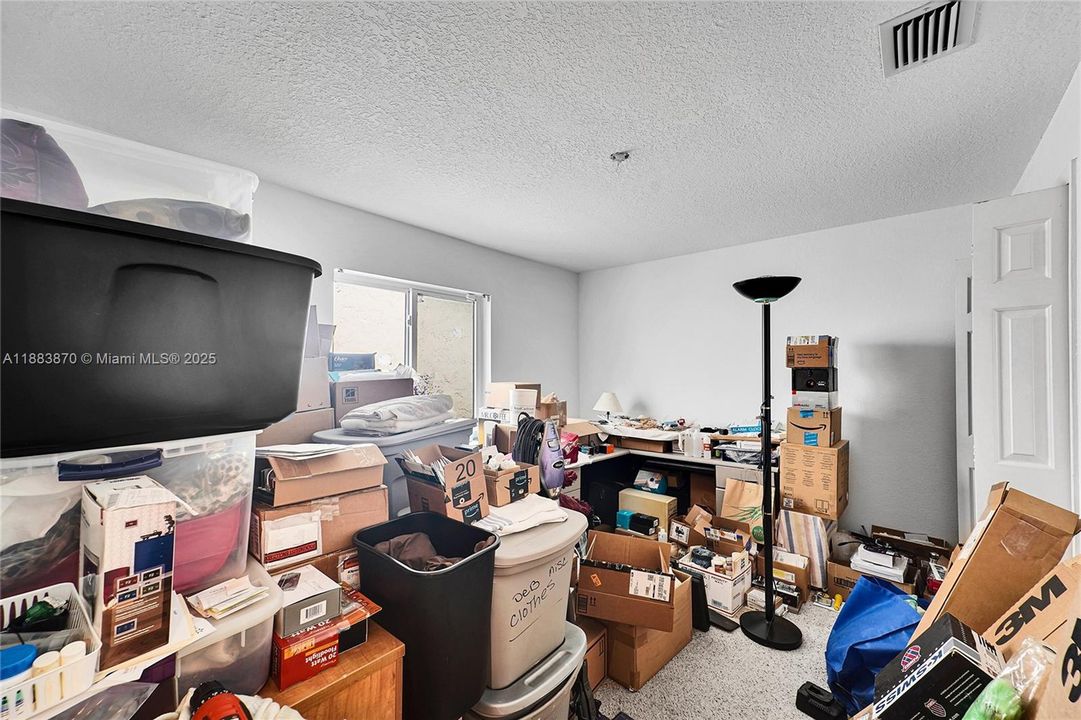 Activo con contrato: $549,900 (3 camas, 2 baños, 1453 Pies cuadrados)