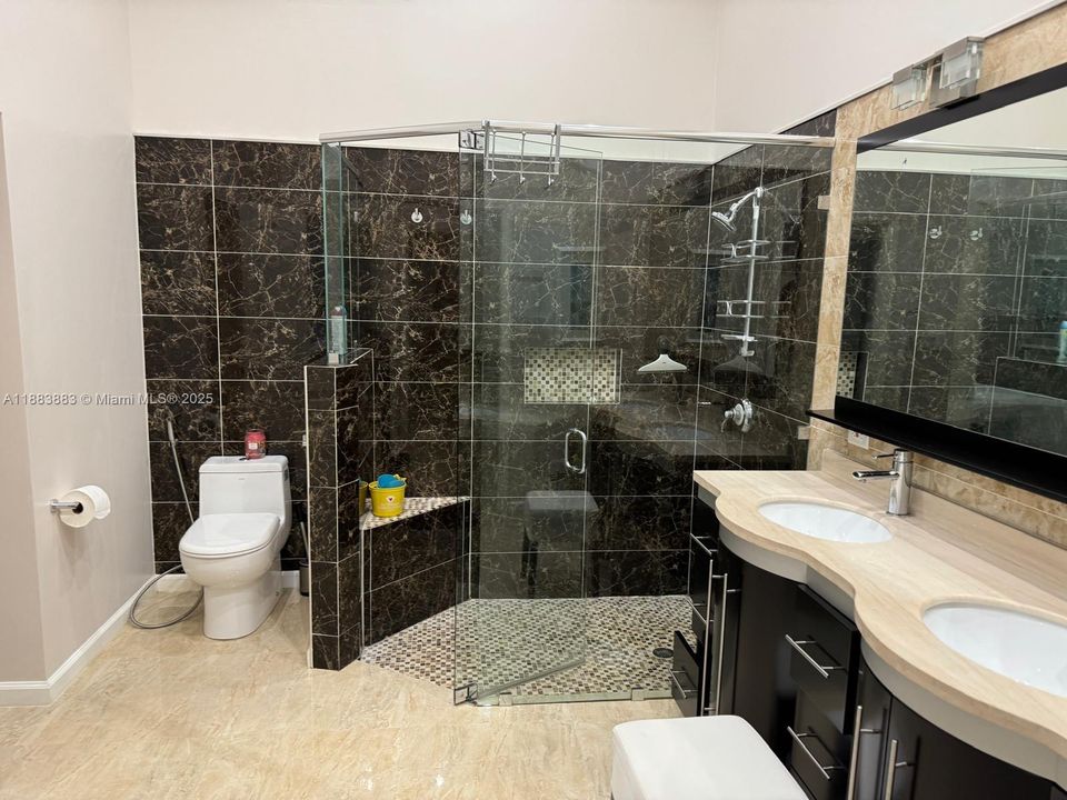 Под контрактом: $4,300 (3 спален, 2 ванн, 1756 Квадратных фут)