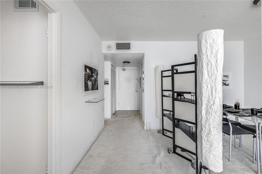 For Sale: $499,000 (1 beds, 1 baths, 656 Square Feet)
