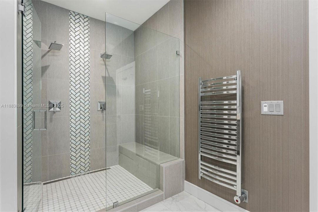 For Sale: $2,500,000 (6 beds, 6 baths, 5754 Square Feet)