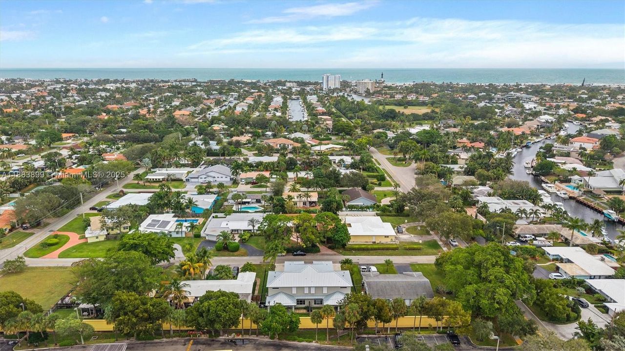 For Sale: $2,500,000 (6 beds, 6 baths, 5754 Square Feet)