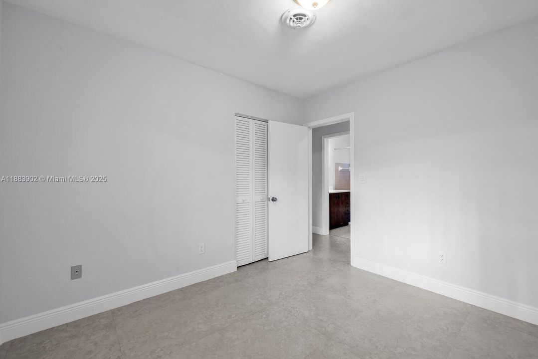 Под контрактом: $5,500 (4 спален, 2 ванн, 2456 Квадратных фут)