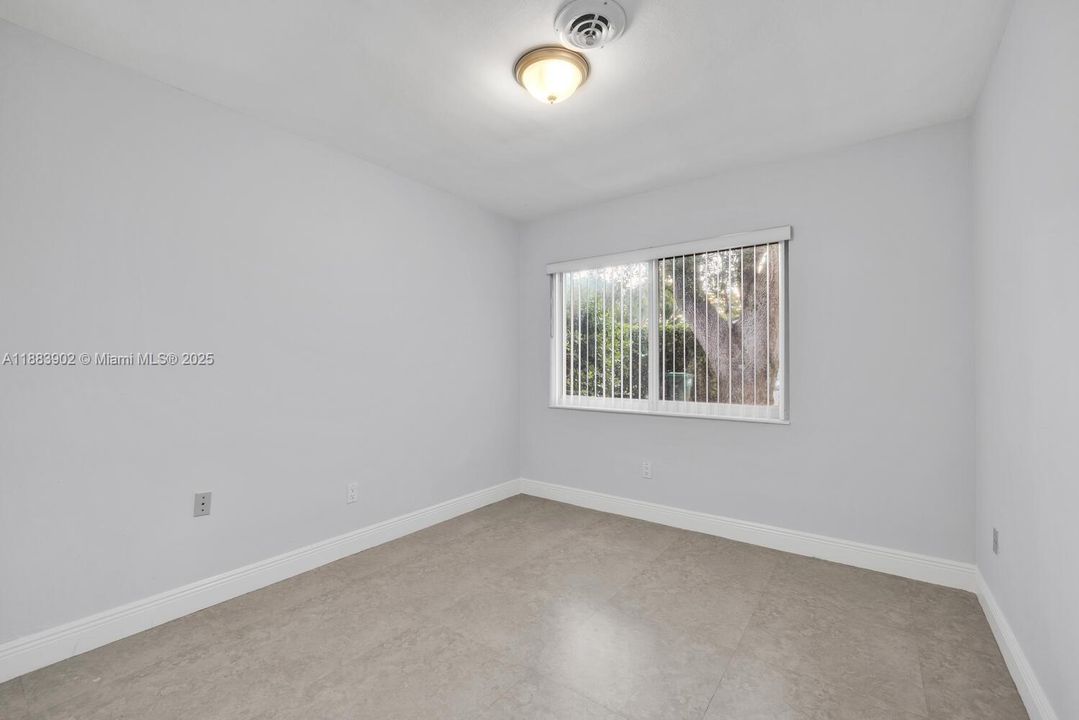 Под контрактом: $5,500 (4 спален, 2 ванн, 2456 Квадратных фут)