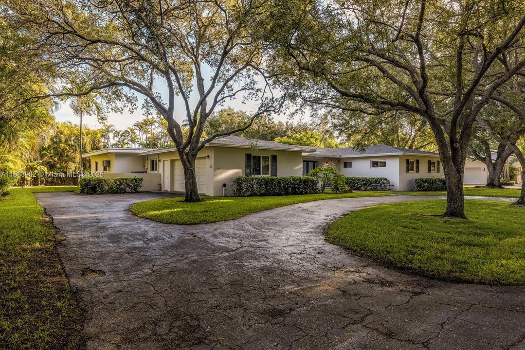 Под контрактом: $5,500 (4 спален, 2 ванн, 2456 Квадратных фут)