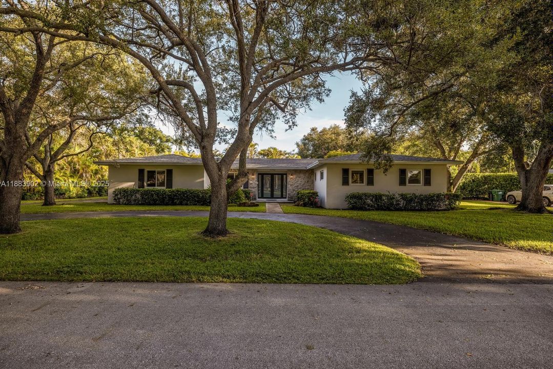 Под контрактом: $5,500 (4 спален, 2 ванн, 2456 Квадратных фут)