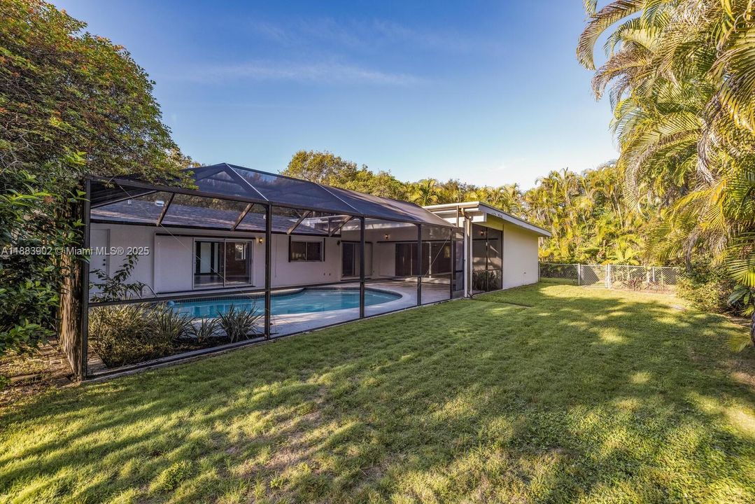 Под контрактом: $5,500 (4 спален, 2 ванн, 2456 Квадратных фут)