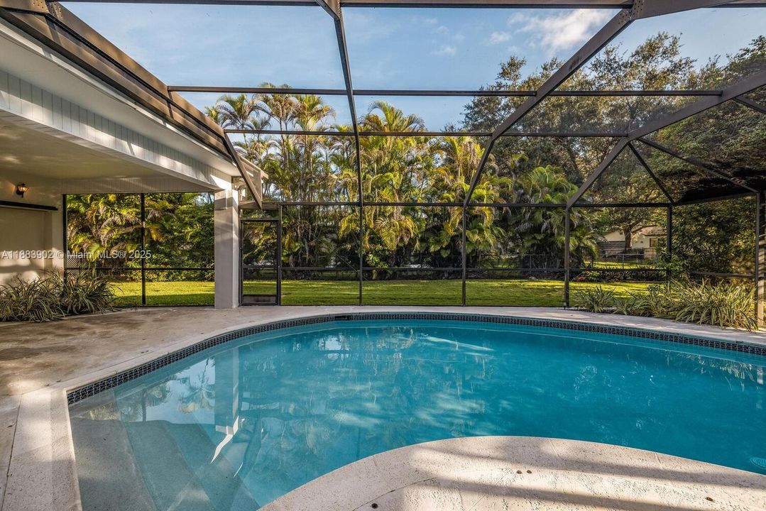 Под контрактом: $5,500 (4 спален, 2 ванн, 2456 Квадратных фут)