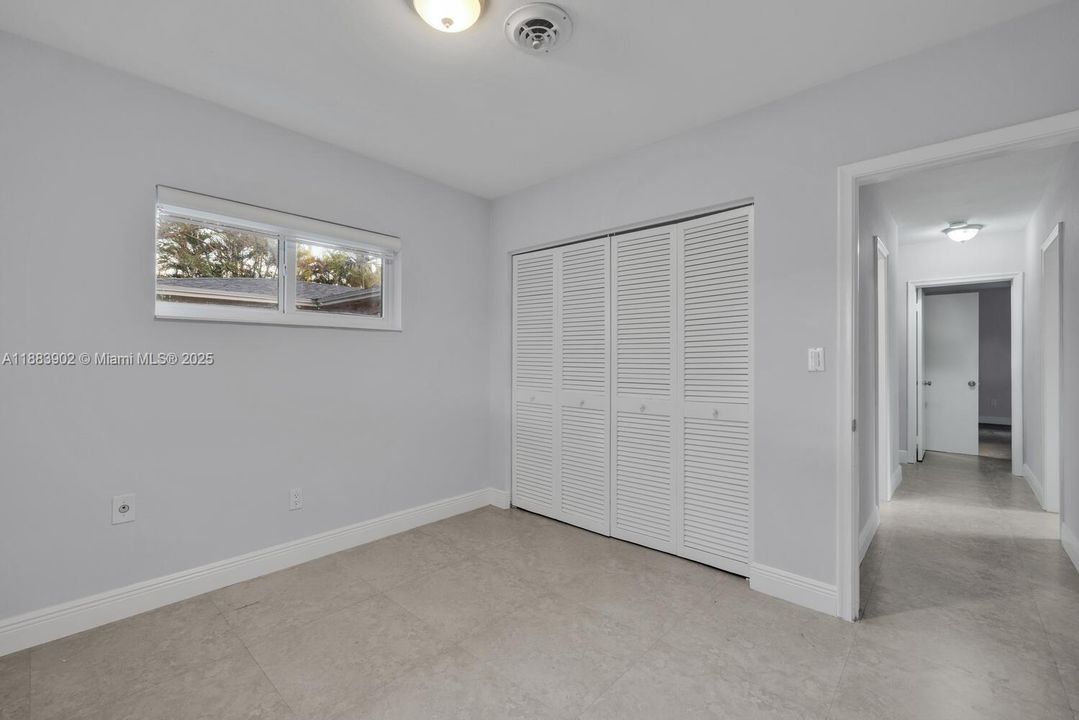 Под контрактом: $5,500 (4 спален, 2 ванн, 2456 Квадратных фут)