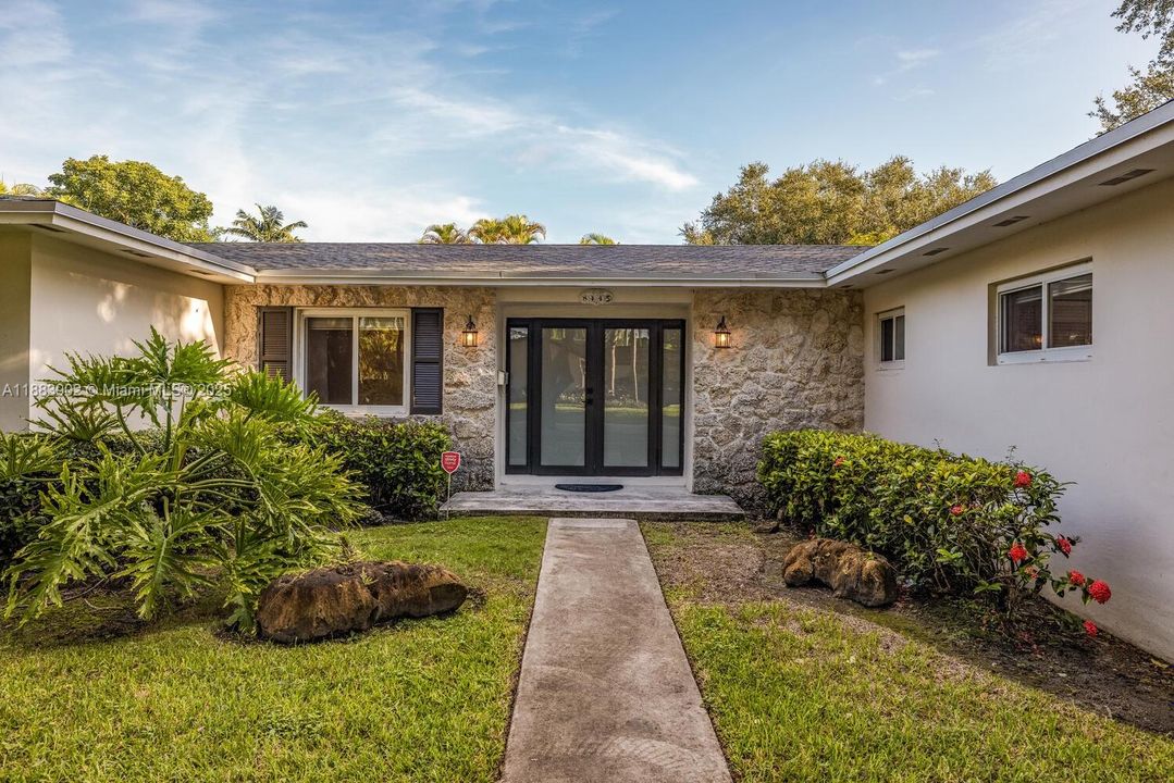 Под контрактом: $5,500 (4 спален, 2 ванн, 2456 Квадратных фут)