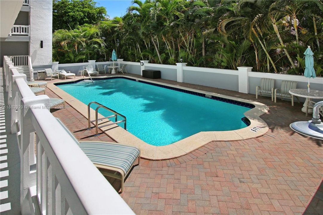 Vendido Recientemente: $425,000 (2 camas, 2 baños, 1295 Pies cuadrados)