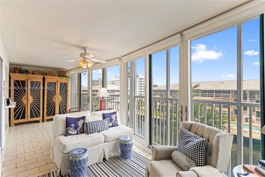 Vendido Recientemente: $425,000 (2 camas, 2 baños, 1295 Pies cuadrados)