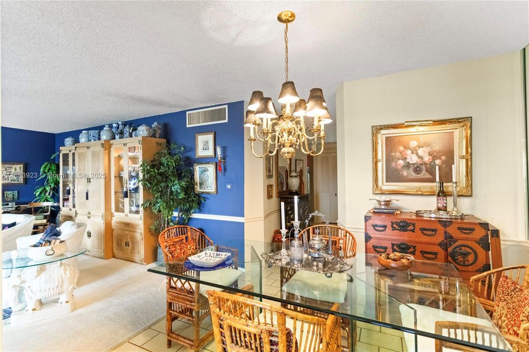 Vendido Recientemente: $425,000 (2 camas, 2 baños, 1295 Pies cuadrados)