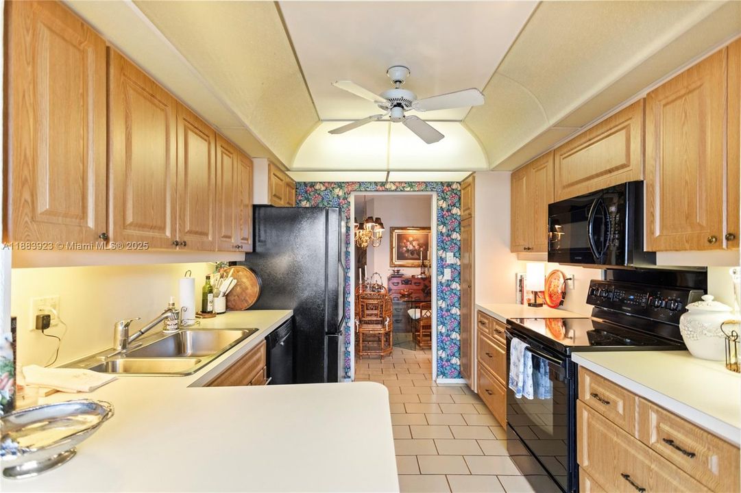 Vendido Recientemente: $425,000 (2 camas, 2 baños, 1295 Pies cuadrados)