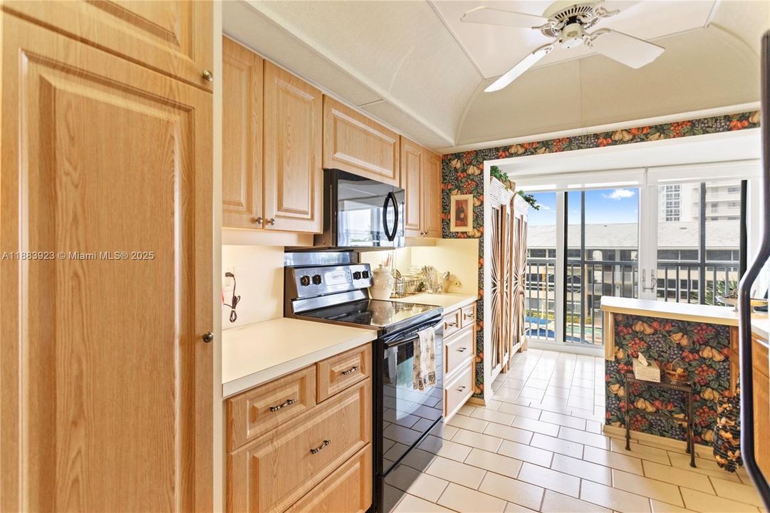 Vendido Recientemente: $425,000 (2 camas, 2 baños, 1295 Pies cuadrados)