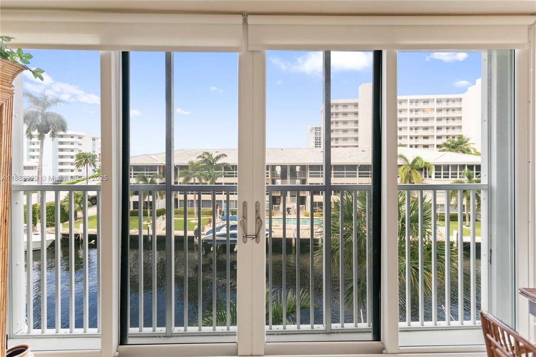 Vendido Recientemente: $425,000 (2 camas, 2 baños, 1295 Pies cuadrados)