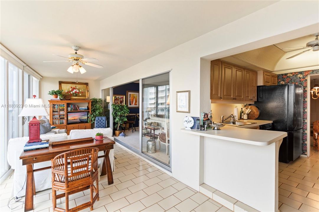 Vendido Recientemente: $425,000 (2 camas, 2 baños, 1295 Pies cuadrados)