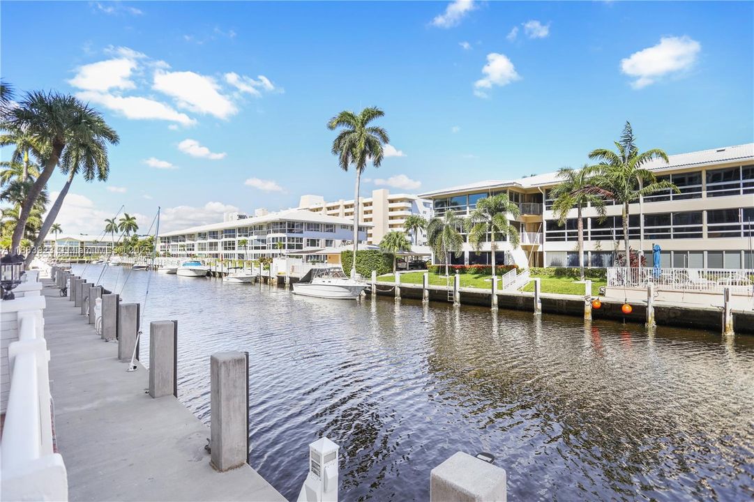 Vendido Recientemente: $425,000 (2 camas, 2 baños, 1295 Pies cuadrados)