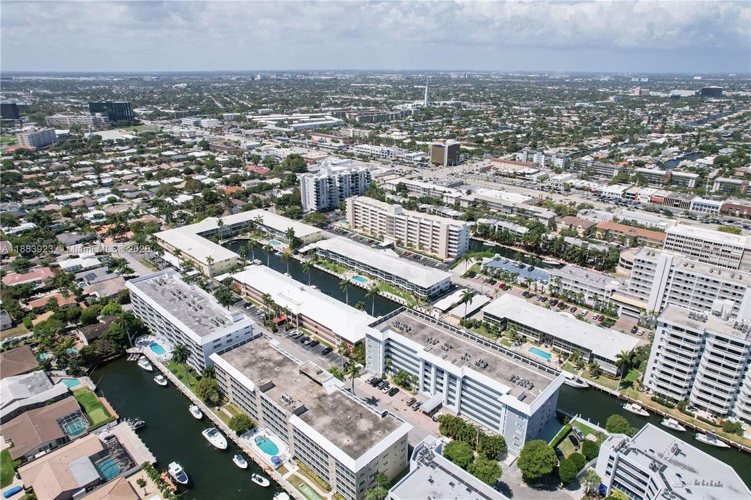 Vendido Recientemente: $425,000 (2 camas, 2 baños, 1295 Pies cuadrados)