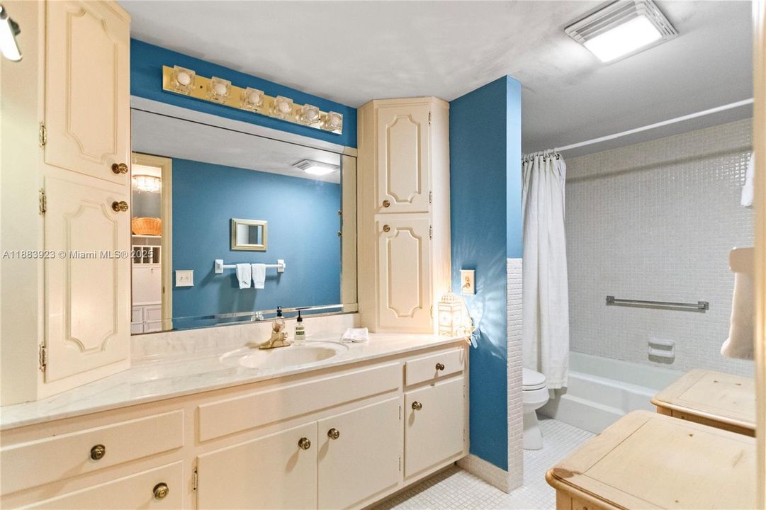 Vendido Recientemente: $425,000 (2 camas, 2 baños, 1295 Pies cuadrados)