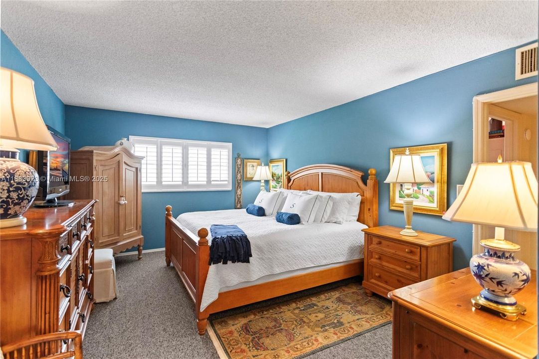 Vendido Recientemente: $425,000 (2 camas, 2 baños, 1295 Pies cuadrados)