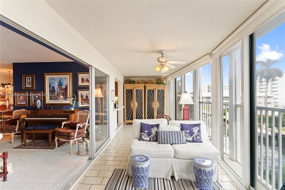 Vendido Recientemente: $425,000 (2 camas, 2 baños, 1295 Pies cuadrados)