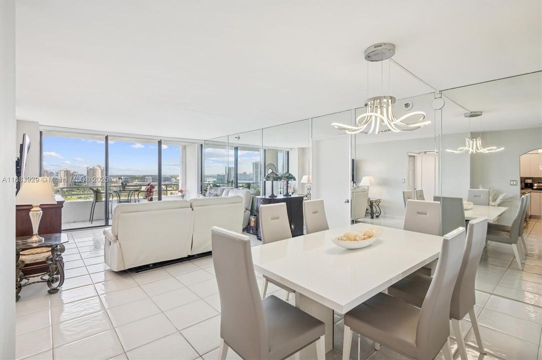 待售: $405,000 (2 贝兹, 2 浴室, 1140 平方英尺)