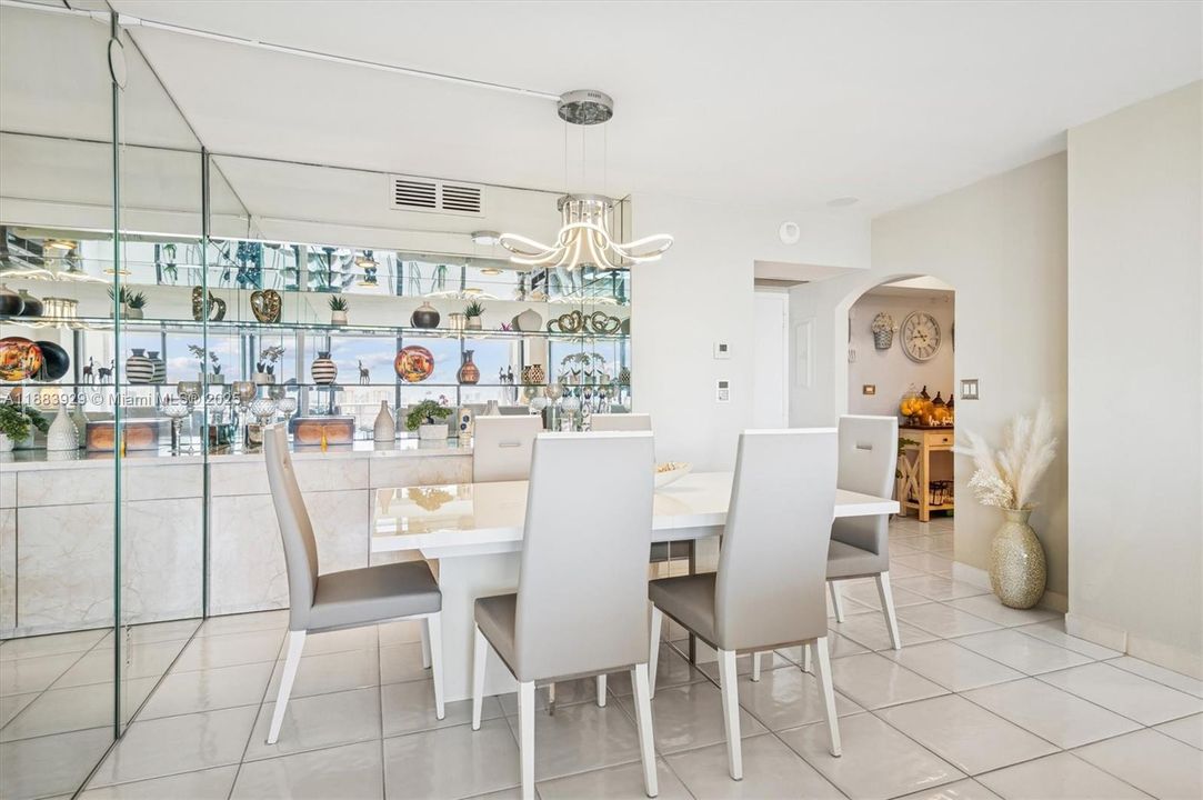 待售: $405,000 (2 贝兹, 2 浴室, 1140 平方英尺)