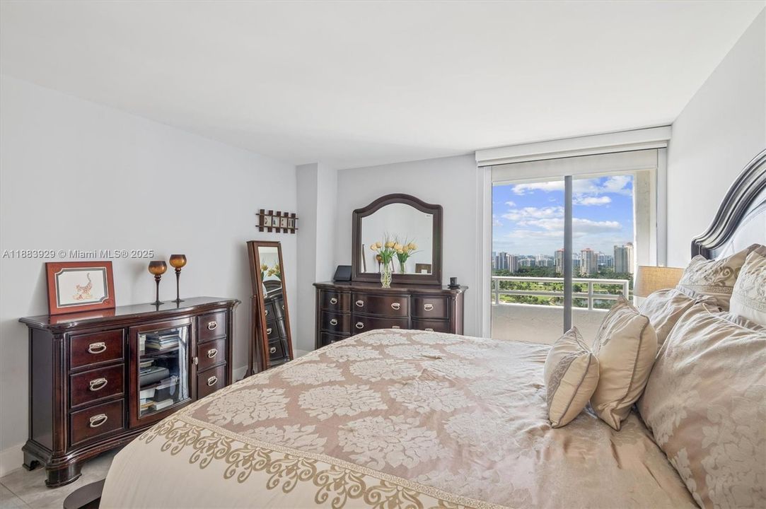 待售: $405,000 (2 贝兹, 2 浴室, 1140 平方英尺)