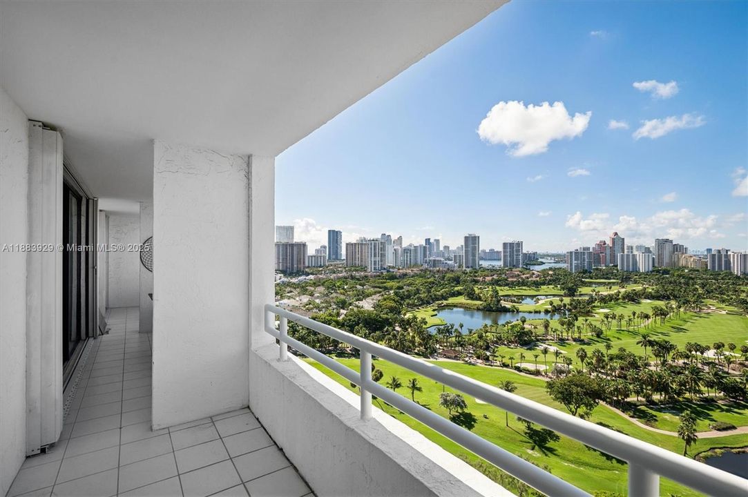 待售: $405,000 (2 贝兹, 2 浴室, 1140 平方英尺)