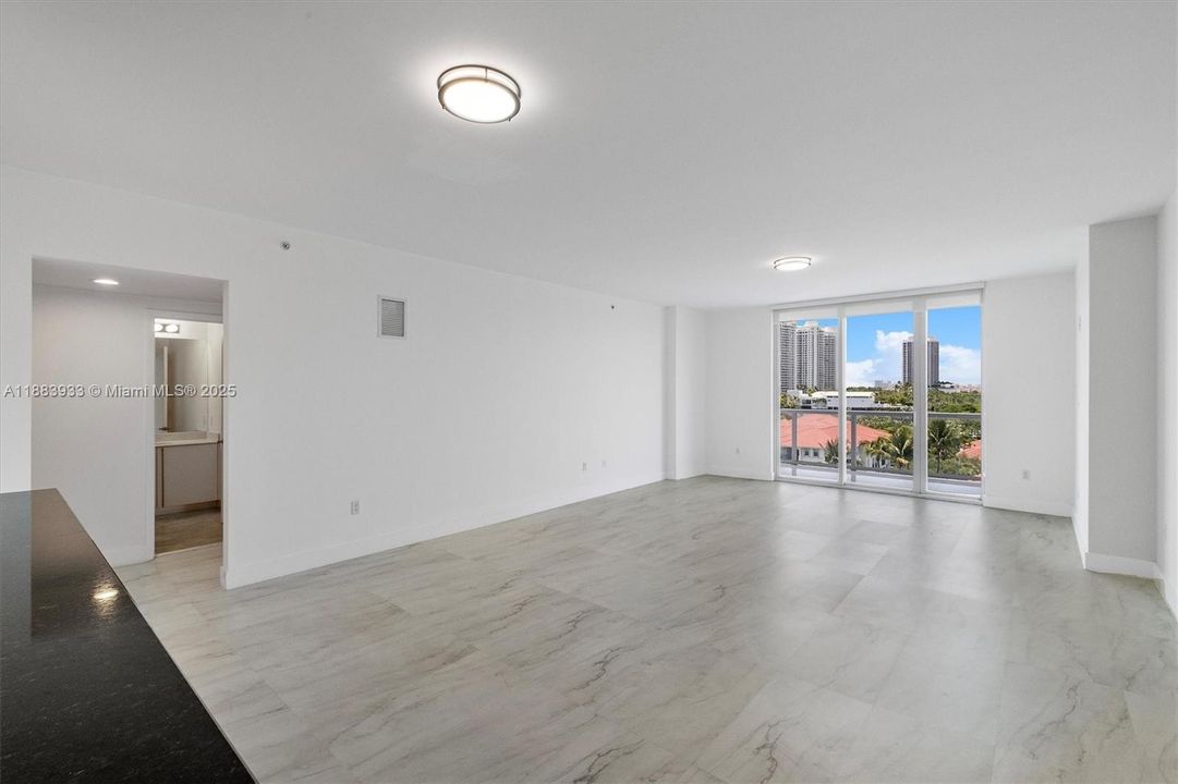 Recently Rented: $4,500 (3 beds, 2 baths, 1772 Square Feet)