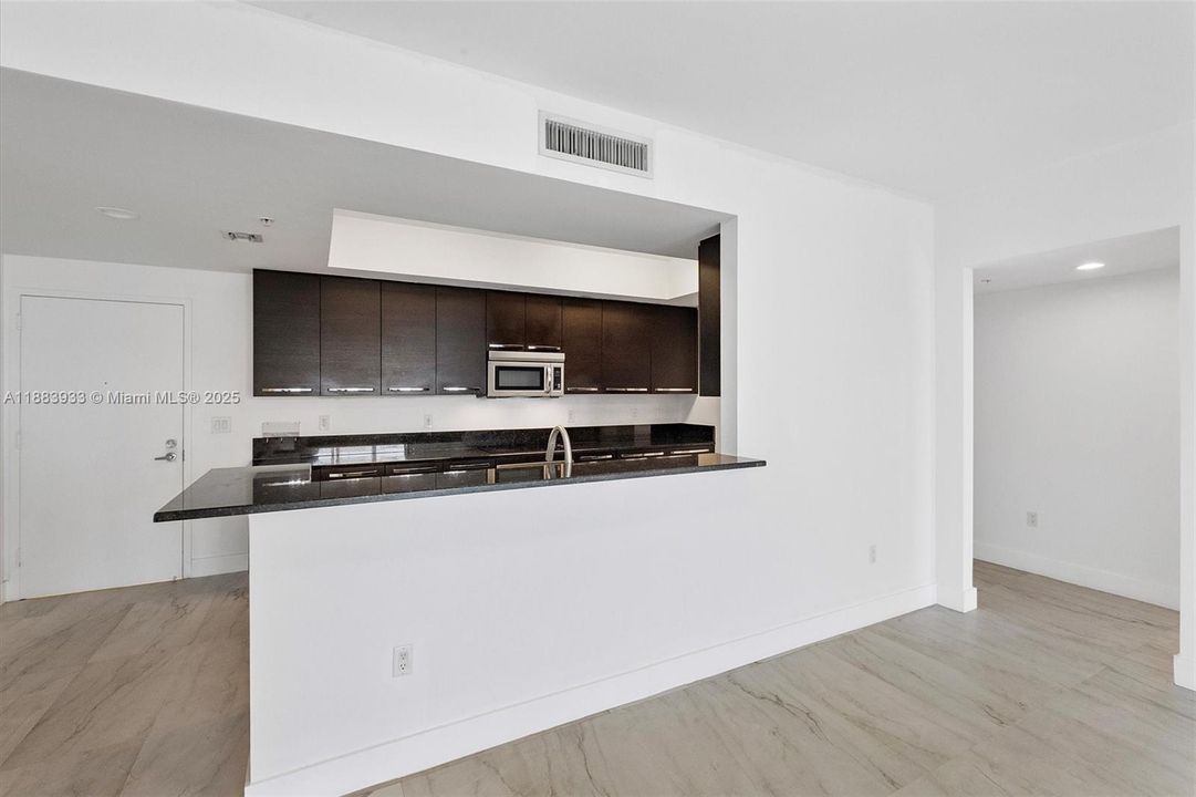 Recently Rented: $4,500 (3 beds, 2 baths, 1772 Square Feet)