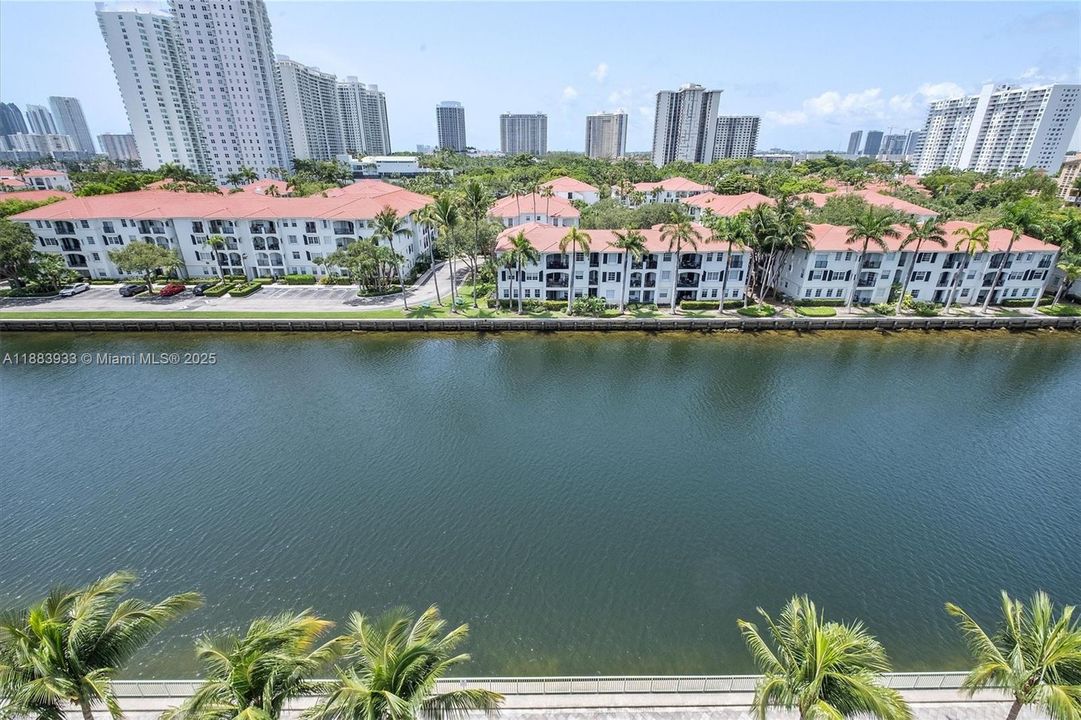 Recently Rented: $4,500 (3 beds, 2 baths, 1772 Square Feet)