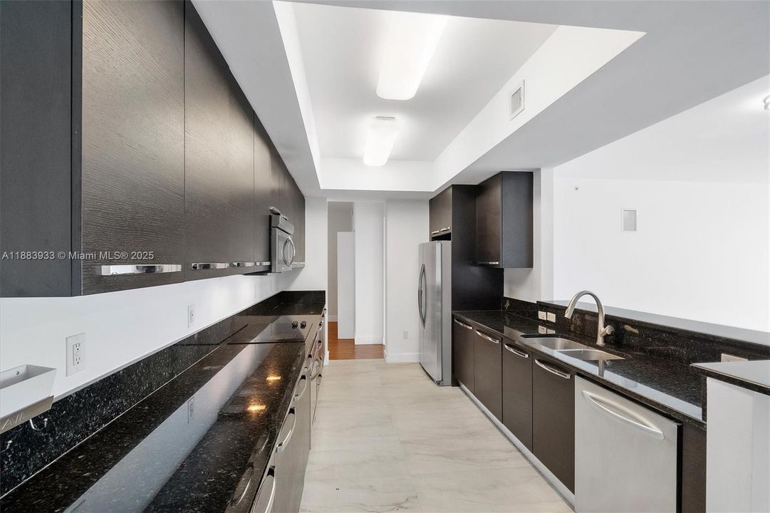 Recently Rented: $4,500 (3 beds, 2 baths, 1772 Square Feet)