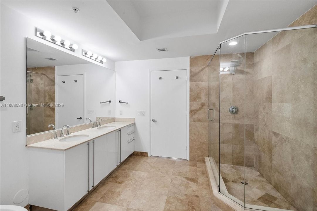 Recently Rented: $4,500 (3 beds, 2 baths, 1772 Square Feet)