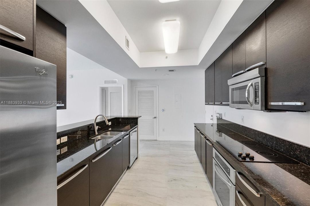 Recently Rented: $4,500 (3 beds, 2 baths, 1772 Square Feet)