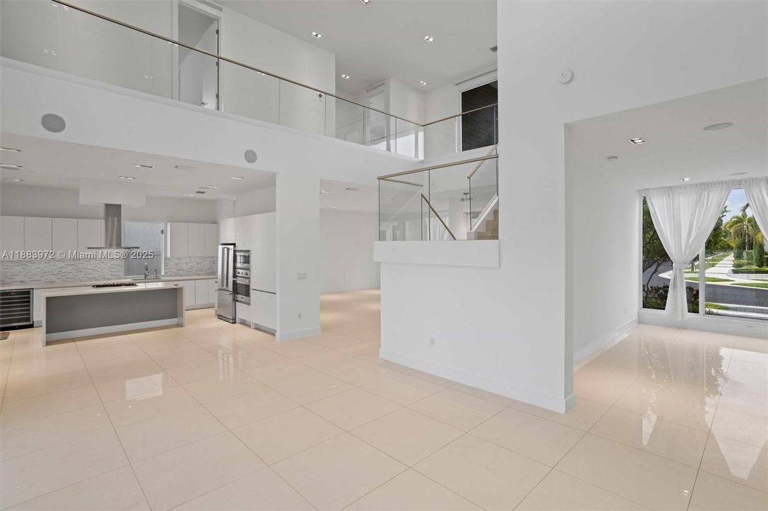 Recently Rented: $12,800 (5 beds, 5 baths, 4628 Square Feet)