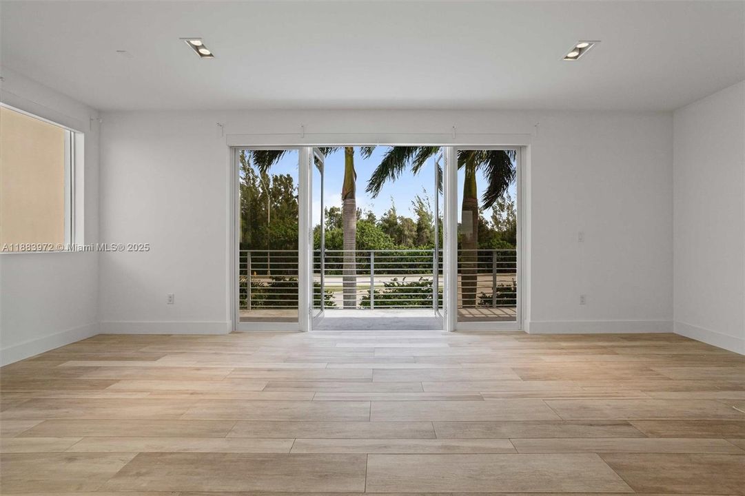 Recently Rented: $12,800 (5 beds, 5 baths, 4628 Square Feet)