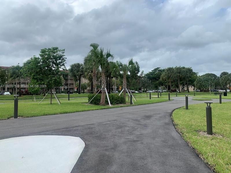 For Sale: $125,000 (2 beds, 1 baths, 819 Square Feet)