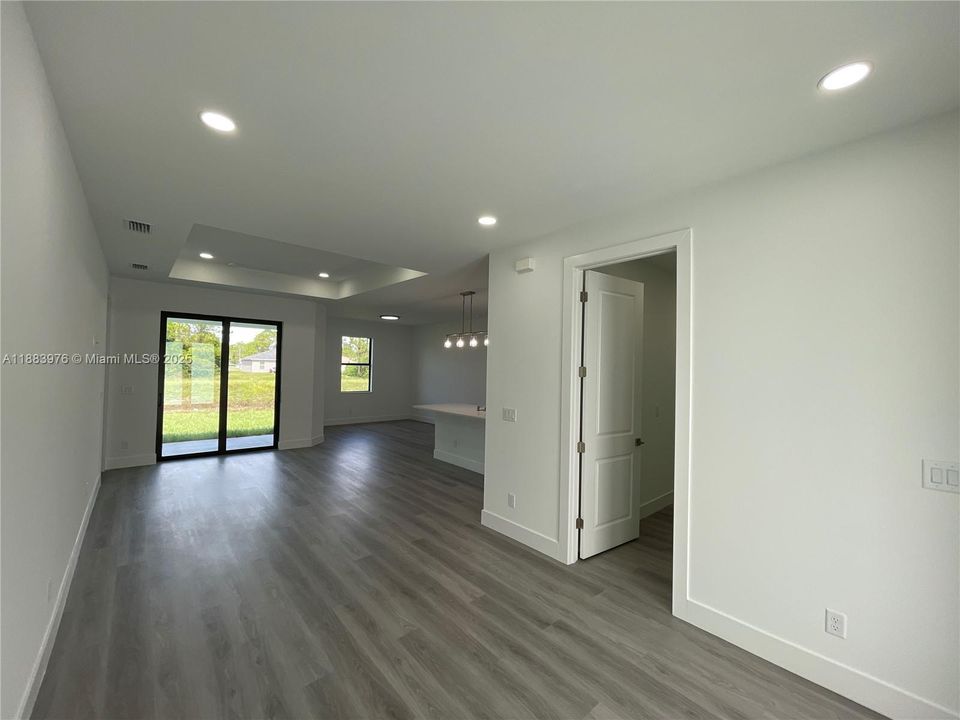 待售: $395,000 (3 贝兹, 2 浴室, 0 平方英尺)