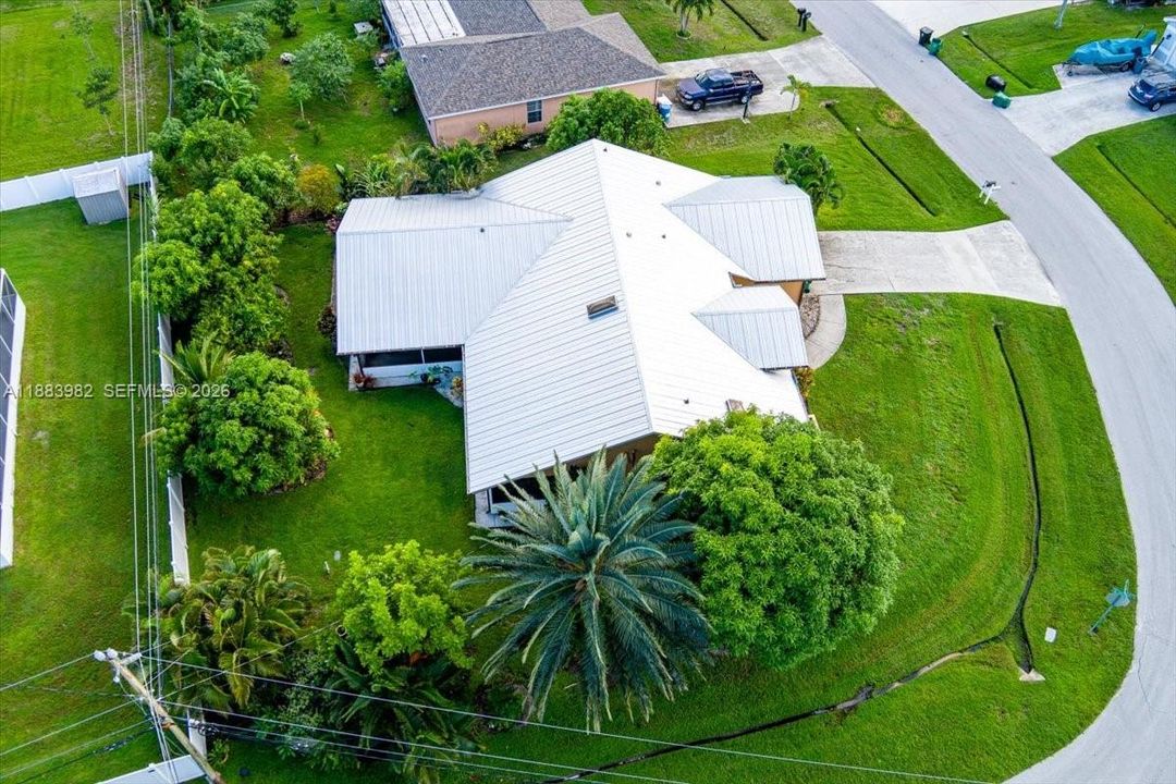 Под контрактом: $399,500 (3 спален, 2 ванн, 1962 Квадратных фут)