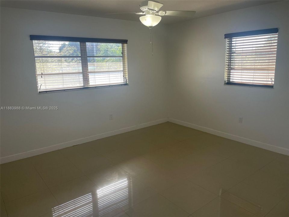 待售: $799,999 (0 贝兹, 0 浴室, 2345 平方英尺)