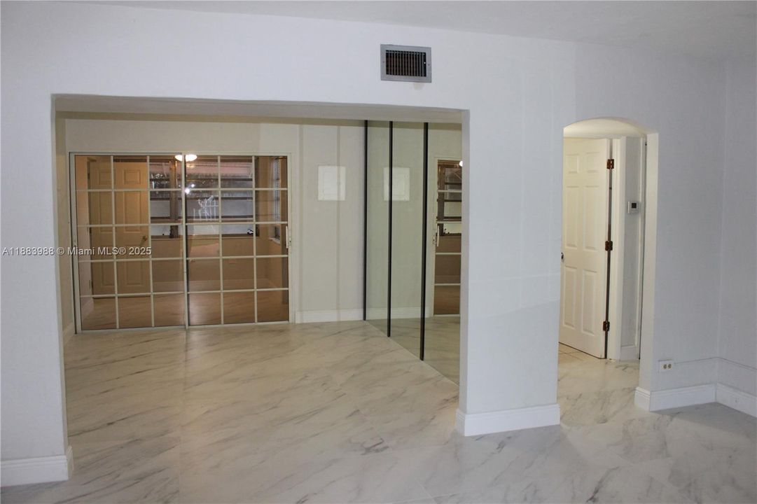 待售: $799,999 (0 贝兹, 0 浴室, 2345 平方英尺)