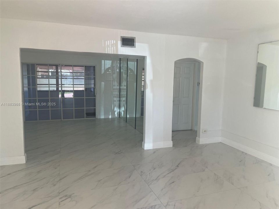 待售: $799,999 (0 贝兹, 0 浴室, 2345 平方英尺)