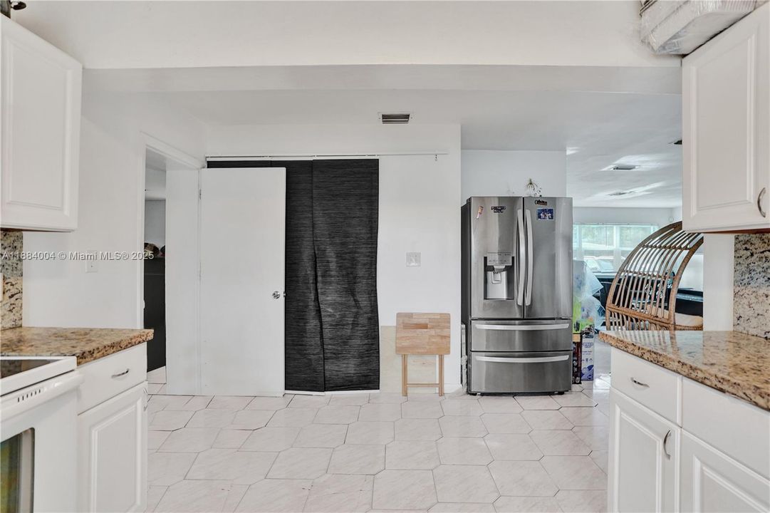 For Sale: $570,000 (4 beds, 3 baths, 1596 Square Feet)