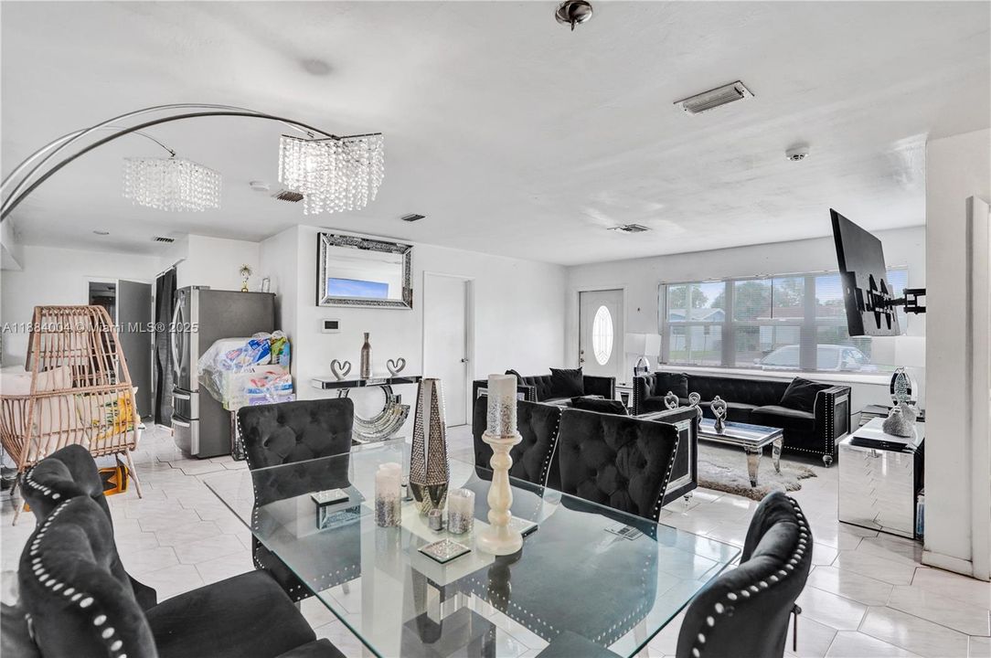 For Sale: $570,000 (4 beds, 3 baths, 1596 Square Feet)