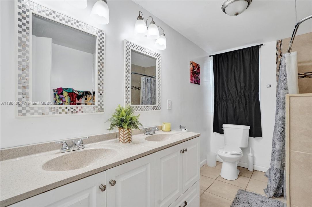 For Sale: $570,000 (4 beds, 3 baths, 1596 Square Feet)