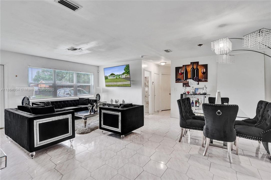 For Sale: $570,000 (4 beds, 3 baths, 1596 Square Feet)