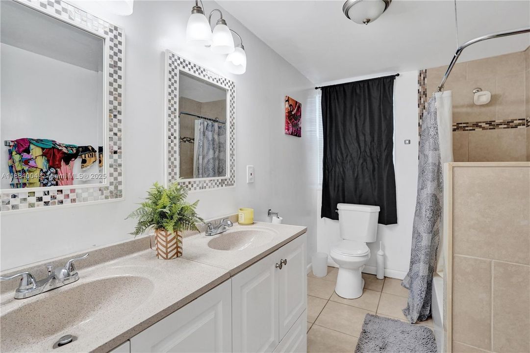 For Sale: $570,000 (4 beds, 3 baths, 1596 Square Feet)