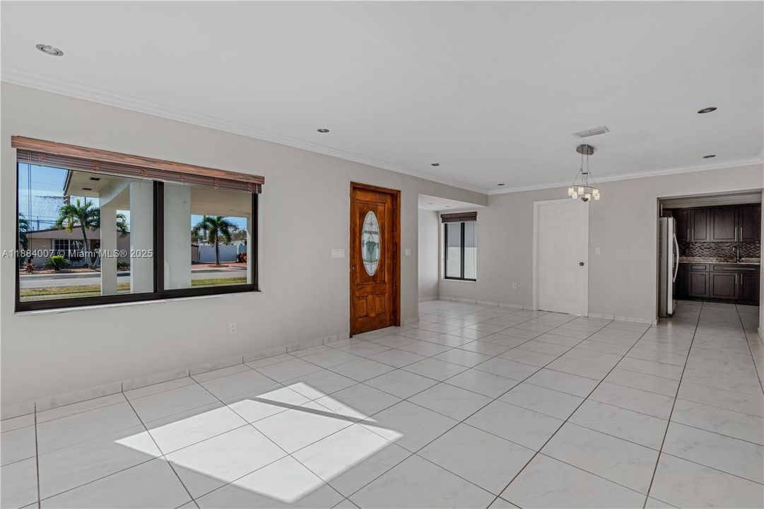 Activo con contrato: $3,500 (3 camas, 2 baños, 1859 Pies cuadrados)